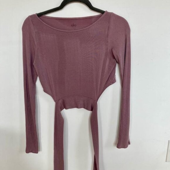 Alo Barre Yoga Cropped Top in Dusted Plum.Long Sleeves with Tie at Waist M - Picture 7 of 7